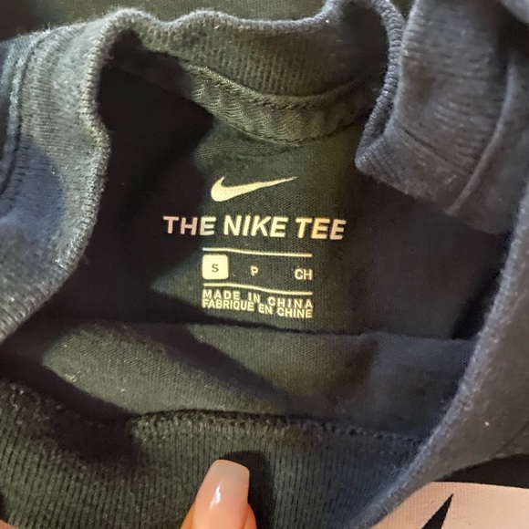 nike tee shirt - barley worn - Picture 2 of 2